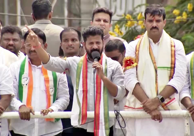 ఎంతటివారైనా ఉపేక్షింలేది లేదని హెచ్చరించిన సీఎం రేవంత్ రెడ్డి